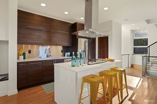 Building Photo - Magnolia Stunner with VIEWS galore from ro...
