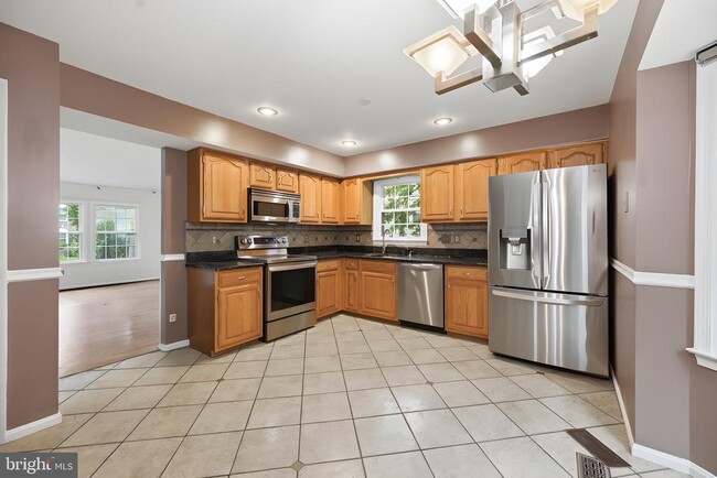 Building Photo - 10212 Winged Elm Cir