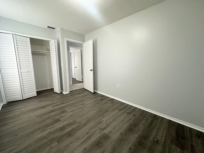 Building Photo - 1710 Ridgewood Ln