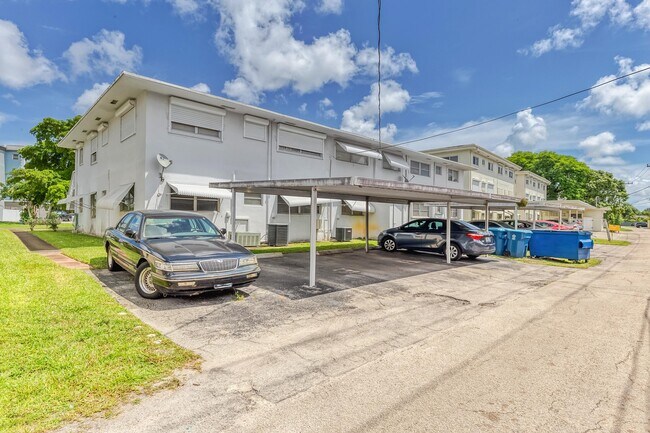 Building Photo - 400 S Luna Ct