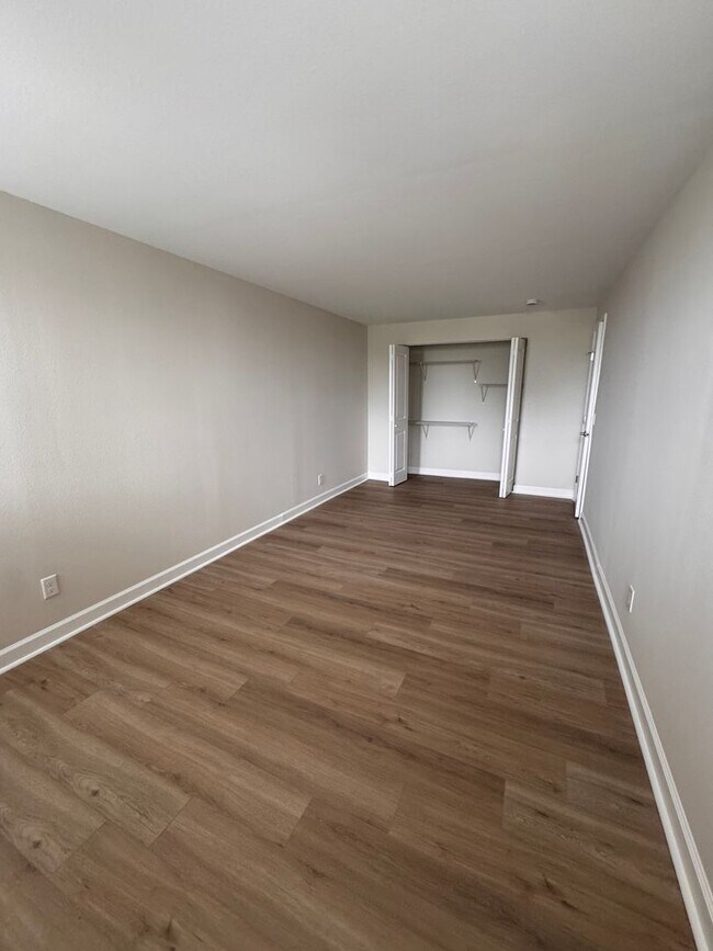 Building Photo - 5630 Pershing Ave