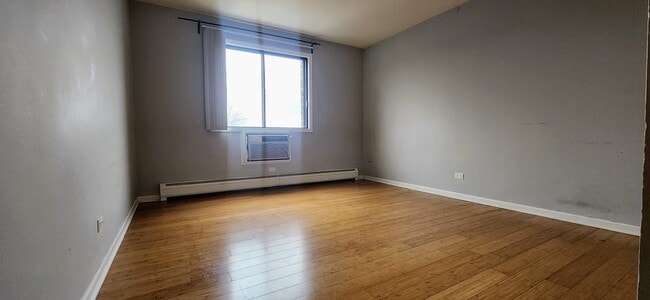 Building Photo - 5306 N Cumberland Ave