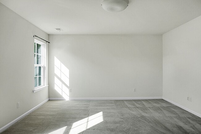 Building Photo - Beautiful 3 Bedroom, 2.5 Bath-Monks Corner...