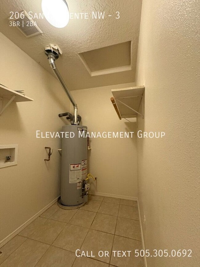 Building Photo - 206 San Clemente Ave NW
