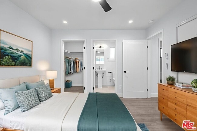 Building Photo - 1518 1/2 Stearns Dr