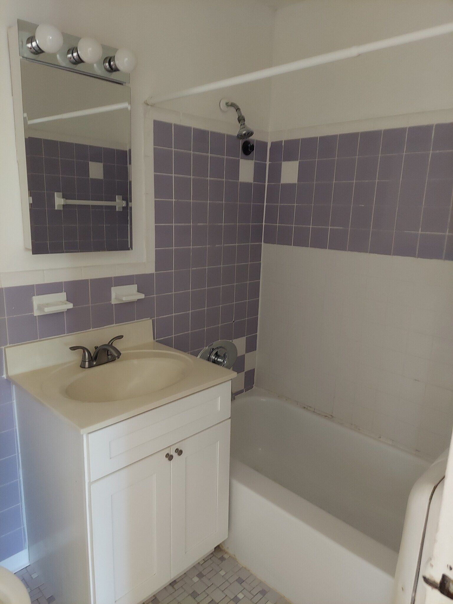 Building Photo - 45 Brook Rd