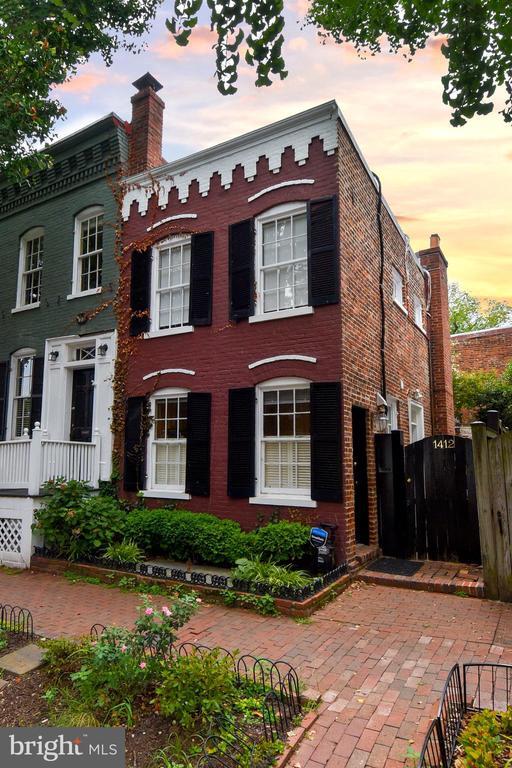 Building Photo - 1412 27th St NW