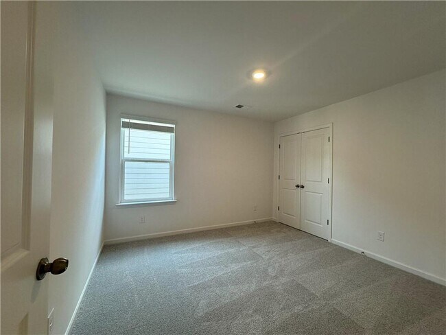 Building Photo - 612 Blue Sky Blvd