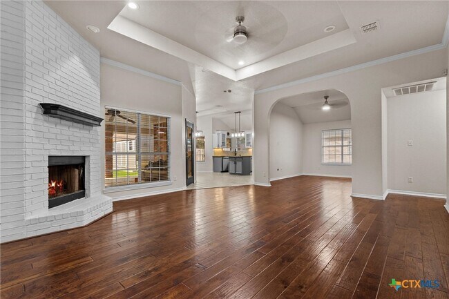 Building Photo - 418 Canoe Dr