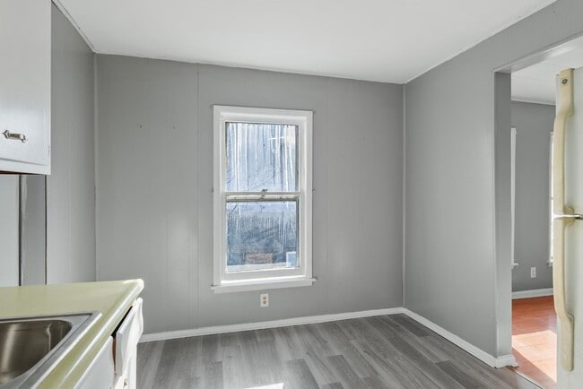 Building Photo - 213 Fletcher Ave