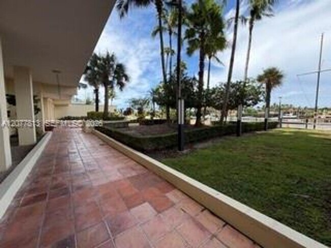 Building Photo - 5600 Collins Ave