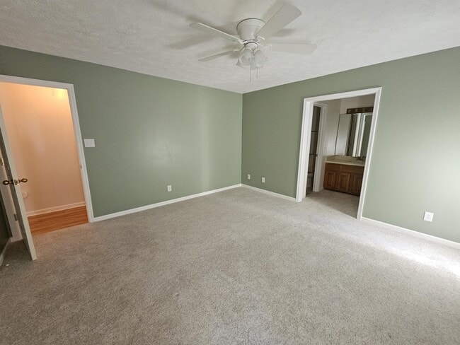 Building Photo - 704 Midmar St