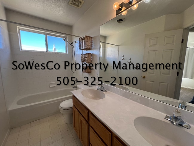 Building Photo - 3300 Majesta Pl