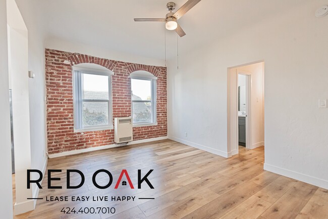 Building Photo - 974 1/2 Gramercy Pl-405