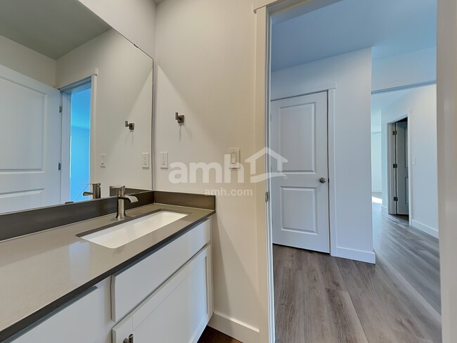 Building Photo - 7741 Selah St SW