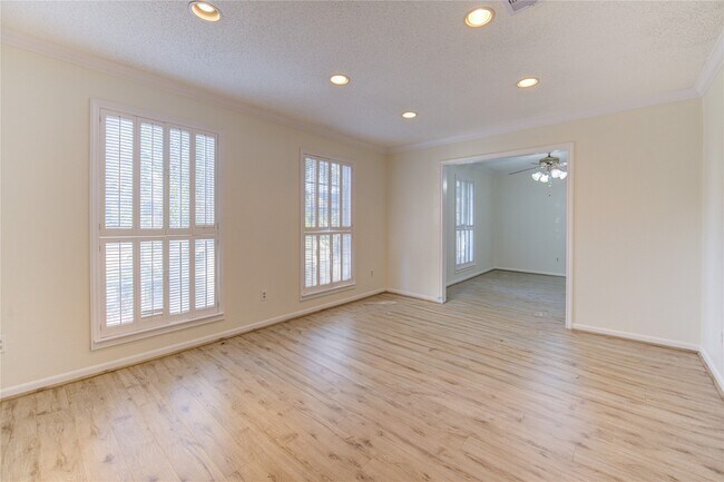 Building Photo - 5810 Boyce Springs Dr