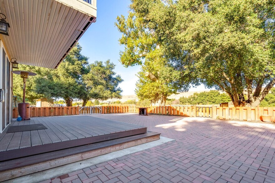 Building Photo - 10000 Monterey Rd