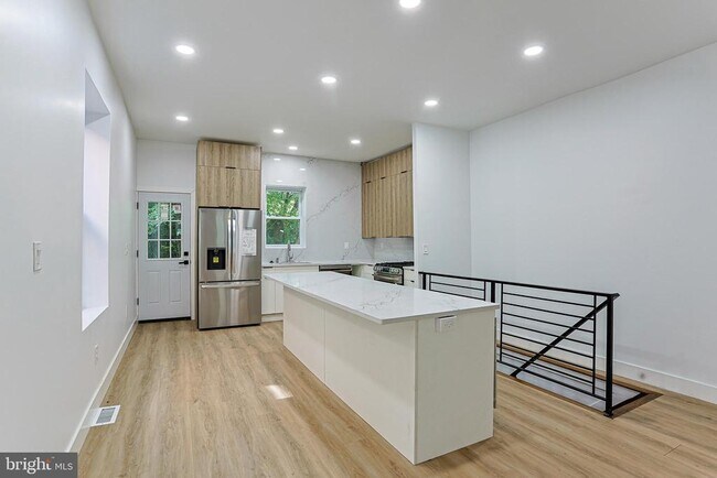 Building Photo - 7415 Sprague St