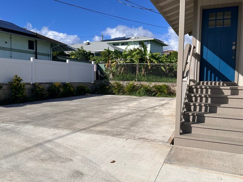 Building Photo - 1739 Lanakila Ave