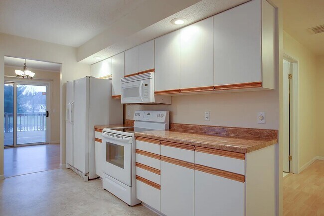 Building Photo - 3003 Valerie Dr