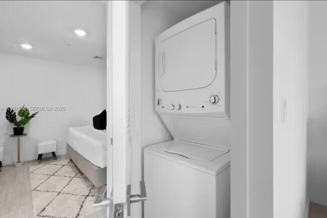 Building Photo - 3900 Biscayne Blvd