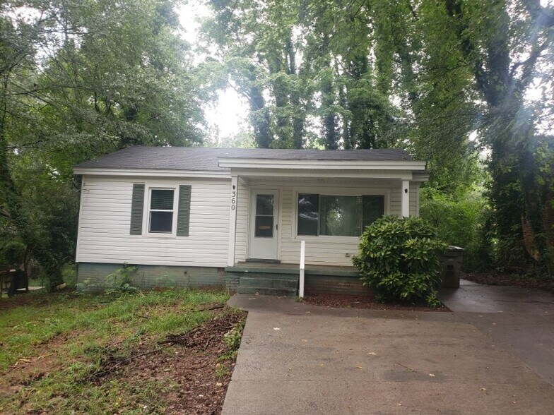 Primary Photo - 360 Loop St