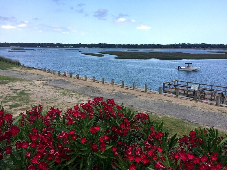 Building Photo - 2167 Bayside St SW