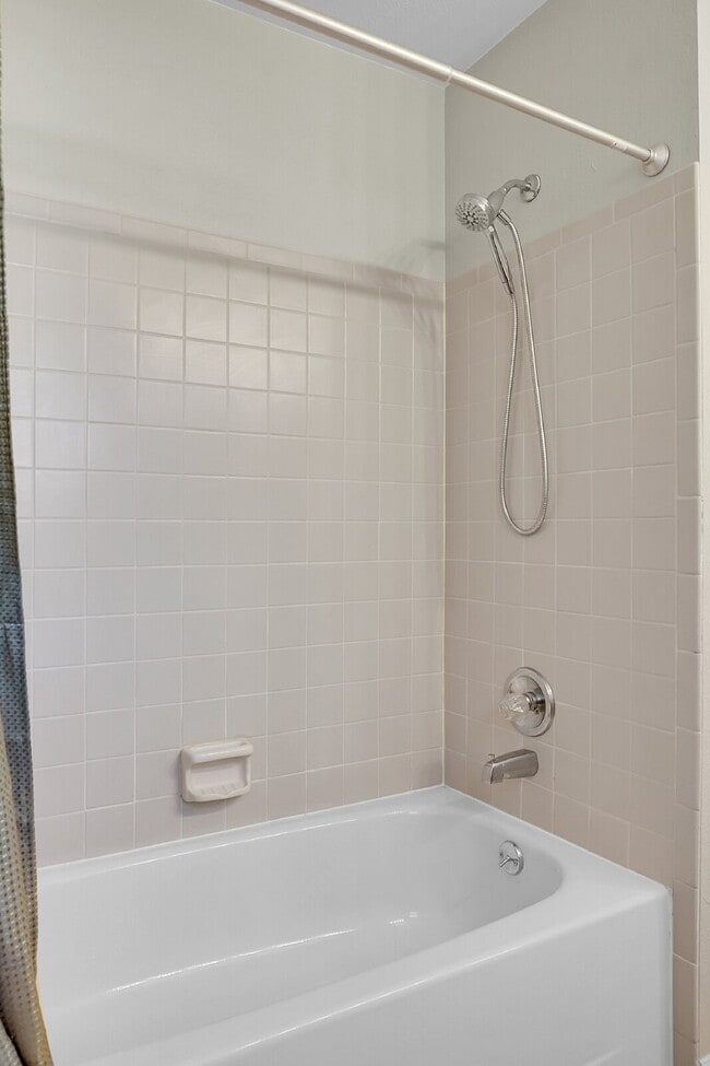 Building Photo - 1,640.95 - HALF OFF First Month's Rent - 2 Bedrooms, 2 Bathrooms, Apartment in Colorado Springs w...