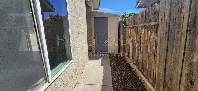 Building Photo - 3201 Bea Ct