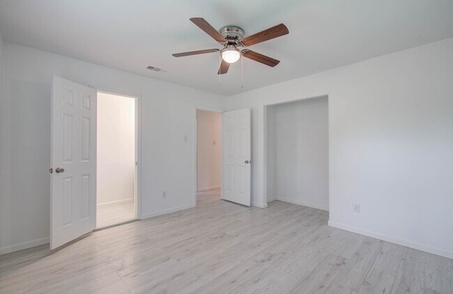 Building Photo - 309 Donatto Dr