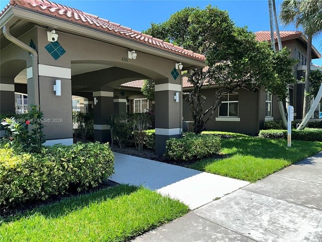 Building Photo - 460 S Park Rd
