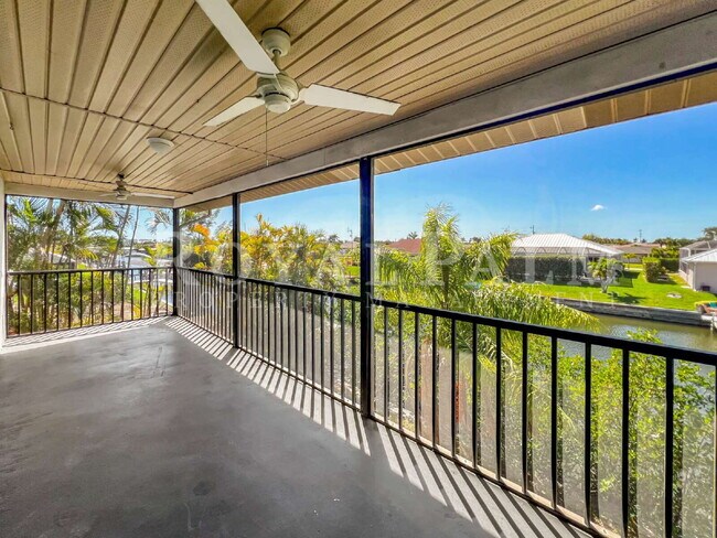 Building Photo - 4530 SW 10th Ave