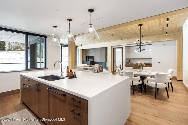 Building Photo - 180 Wood Rd