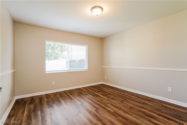 Building Photo - 617 SE 27th St