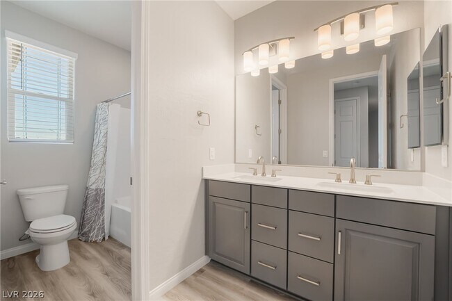 Building Photo - 184 Pace Ave