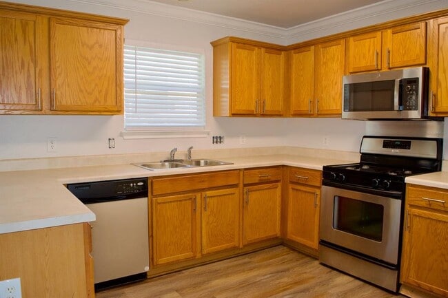Building Photo - 1708 Darjeeling Dr