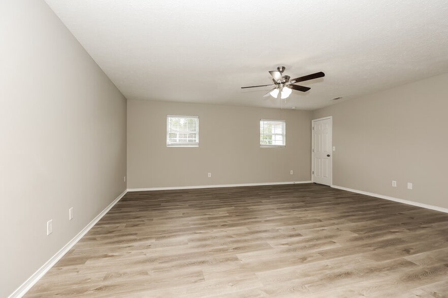 Building Photo - 209 Centreboard Ct