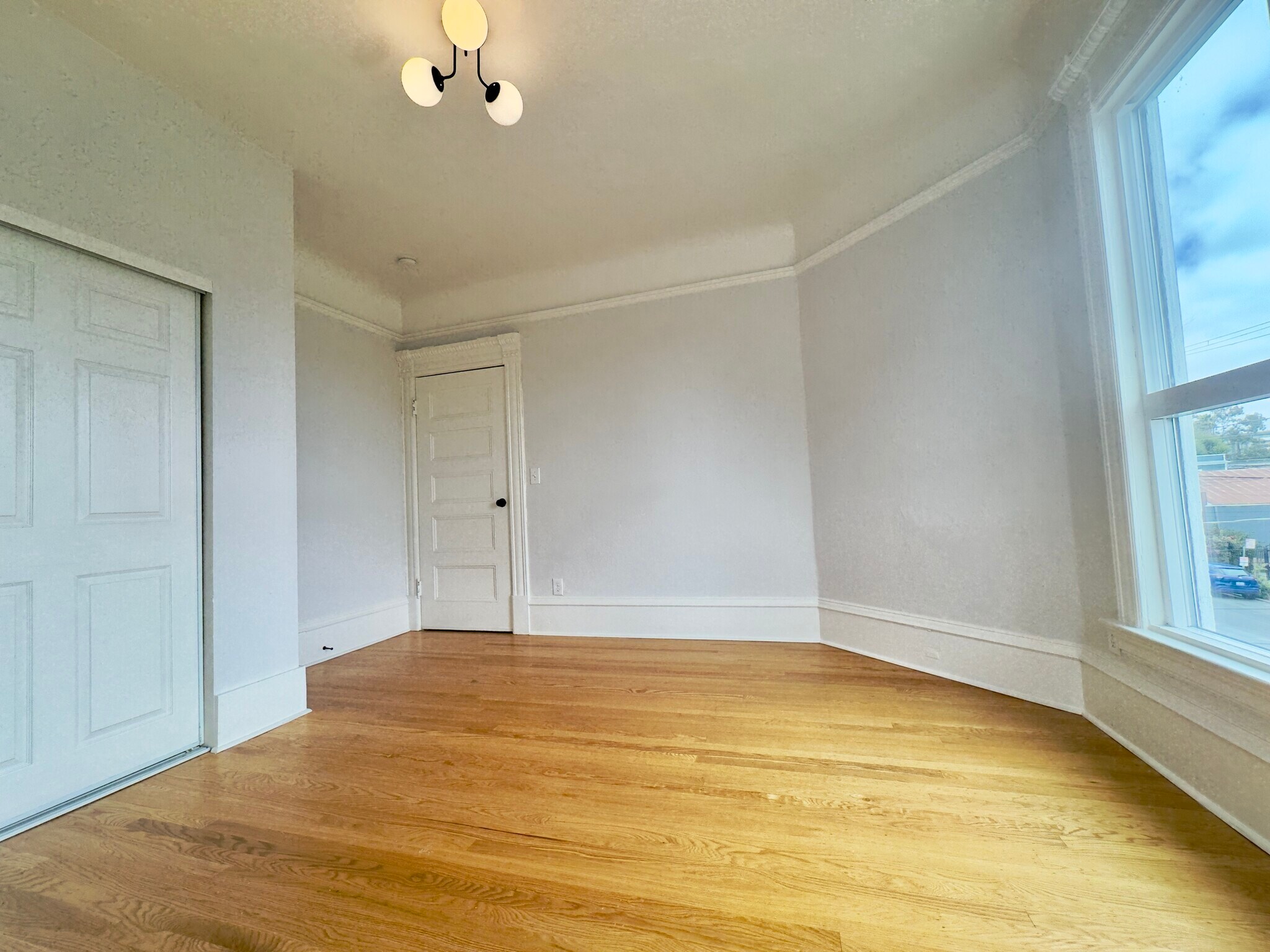 Building Photo - 716 37th St