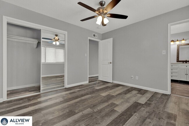 Building Photo - Serra Mesa 3 Bedroom Home with Private Yard & Oversized 2-Car Garage