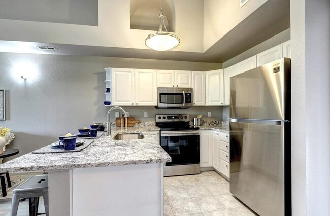 Building Photo - 2850 W Centennial Dr