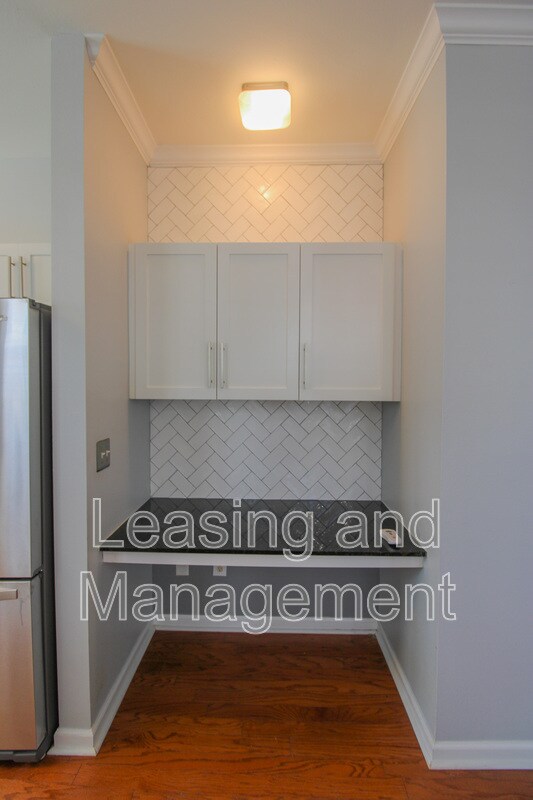 Building Photo - 130 River Landing Dr