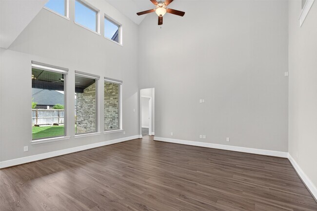 Building Photo - 3123 Lantana Trl