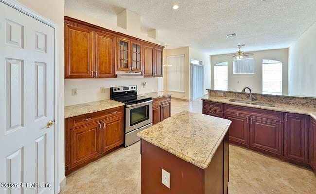 Building Photo - 2413 Cedar Trace Dr W