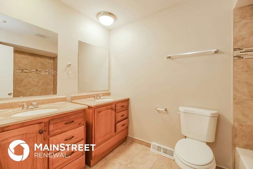 Building Photo - 1889 Birkdale Dr