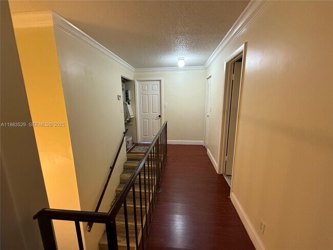 Building Photo - 27 Laredo Pl