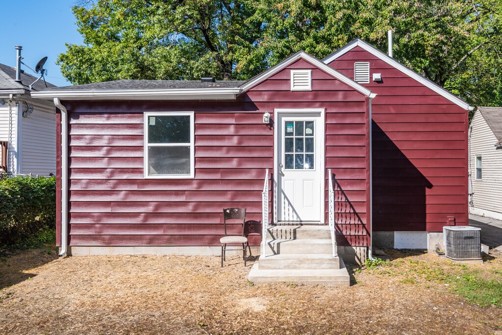 Building Photo - 4133 Churchman Ave