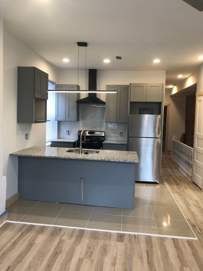 Building Photo - 1226 N Redfield St