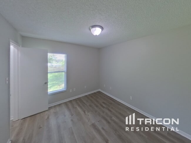 Building Photo - 1507 Crossridge Dr