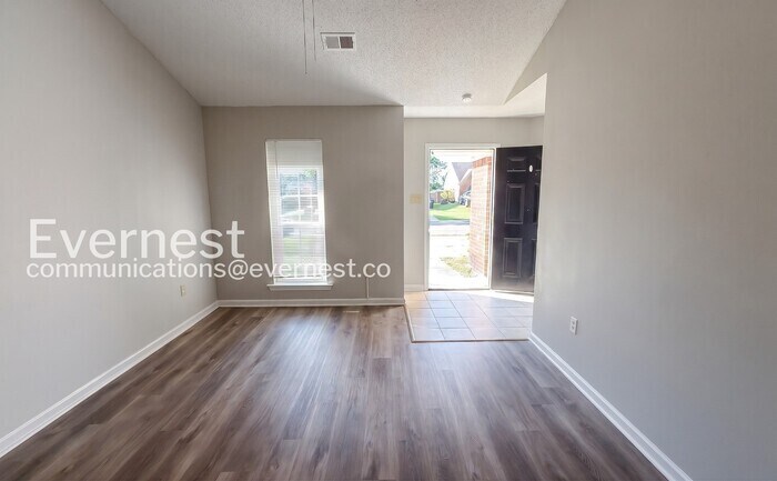 Building Photo - 5669 Kaitlyn Dr W