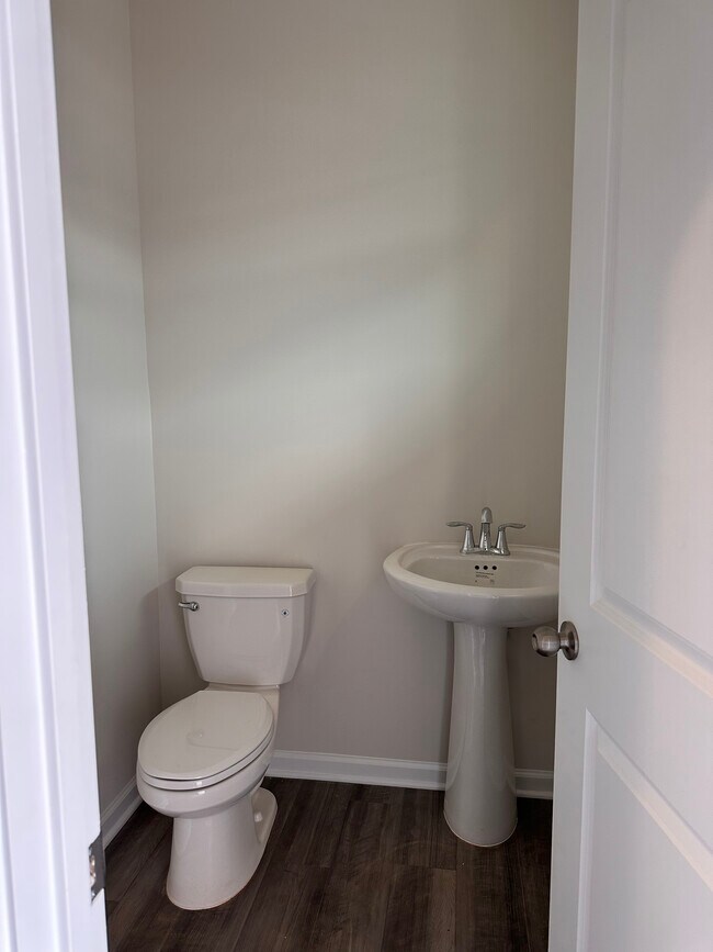 Building Photo - 12820 Canton Side Ave